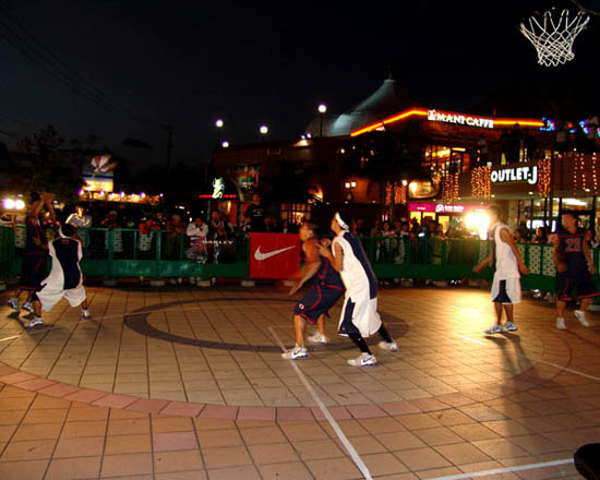 STREET TOUR 2004