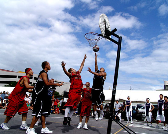 STREET TOUR 2004